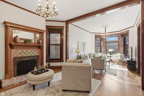 Tiny photo for 724 W Grace Street #1, Chicago, IL 60613 (MLS # 12593097)