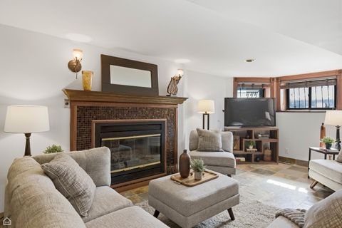 Tiny photo for 724 W Grace Street #1, Chicago, IL 60613 (MLS # 12593097)