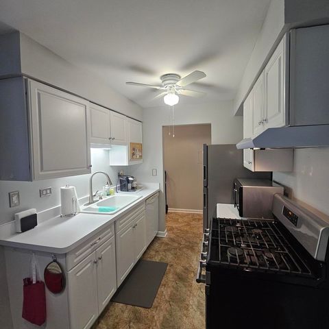 Tiny photo for 1198 Royal Glen Drive #312B, Glen Ellyn, IL 60137 (MLS # 12503373)