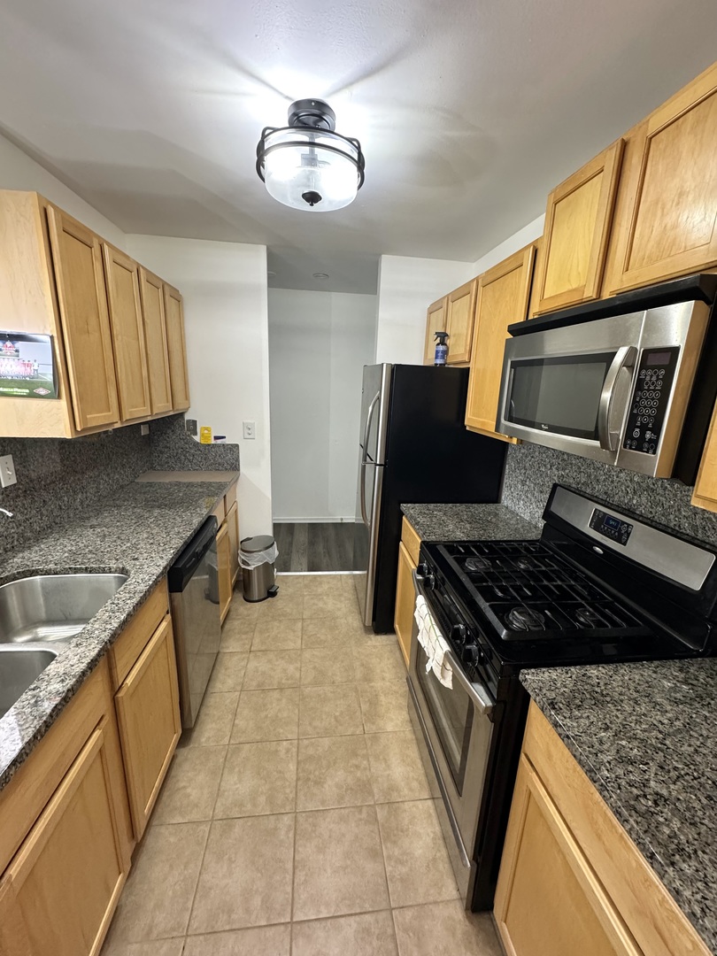 1919 Prairie Square 231