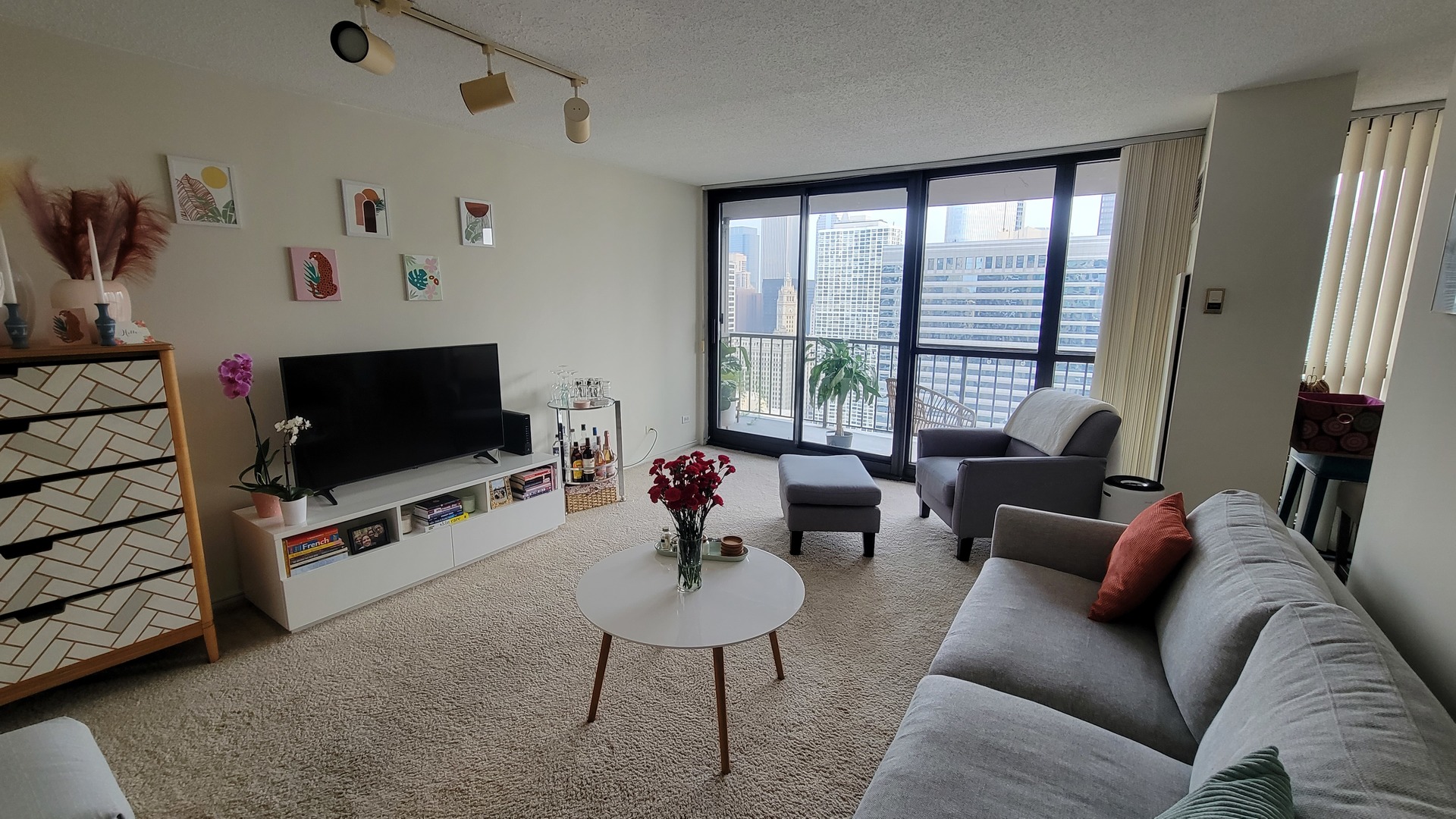 10 E Ontario Street 3804