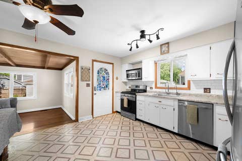 Tiny photo for 511 S Highland Avenue, Lombard, IL 60148 (MLS # 12727406)