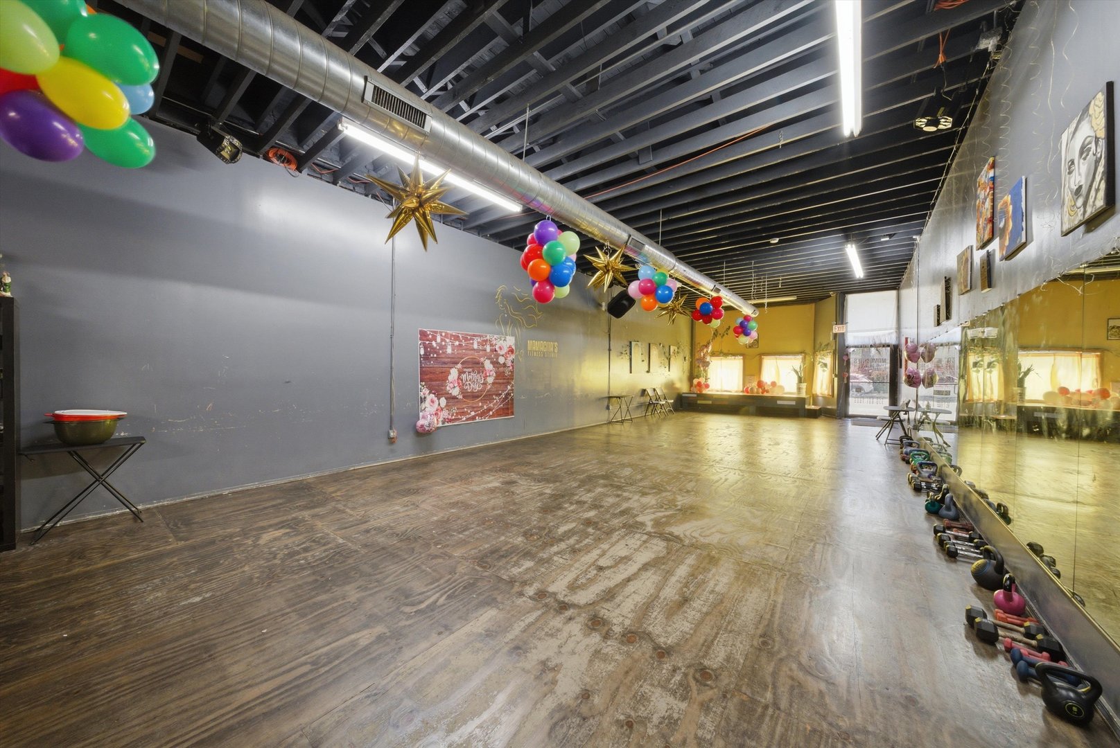 3348 W montrose Avenue