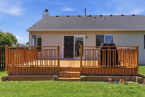 Tiny photo for 425 Hobart Drive, South Elgin, IL 60177 (MLS # 12651090)