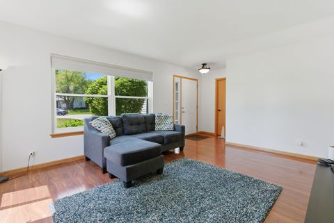 Tiny photo for 425 Hobart Drive, South Elgin, IL 60177 (MLS # 12651090)