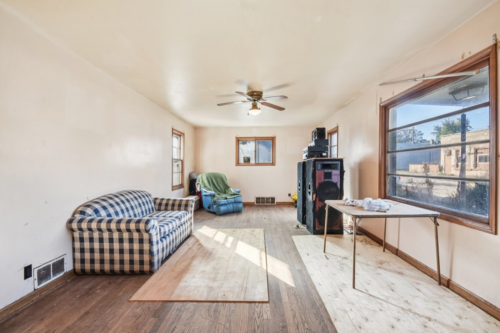 408 N Hebbard Street