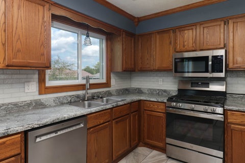 Tiny photo for 105 Buttercup Way, Bloomington, IL 61704 (MLS # 12768900)