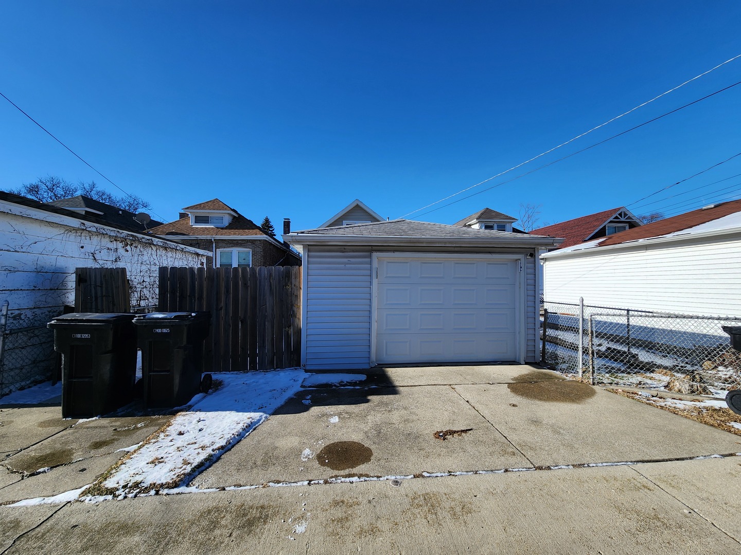 8837 S THROOP Street