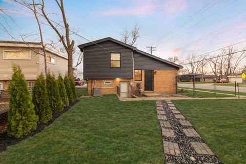 Tiny photo for 15401 Ellis Avenue, Dolton, IL 60419 (MLS # 12605647)