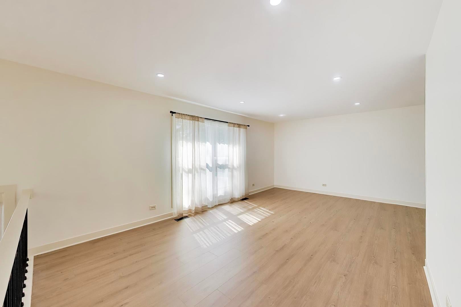 2 Oakmont Court
