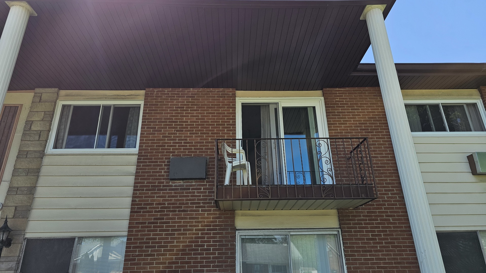 9446 DEE Road 2E