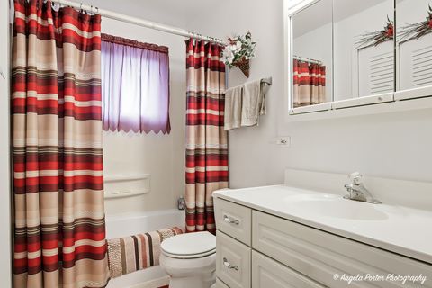 Tiny photo for 908 French Drive, Mundelein, IL 60060 (MLS # 12586801)