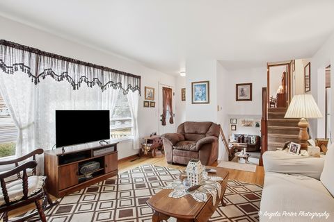 Tiny photo for 908 French Drive, Mundelein, IL 60060 (MLS # 12586801)