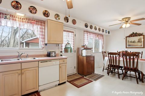 Tiny photo for 908 French Drive, Mundelein, IL 60060 (MLS # 12586801)