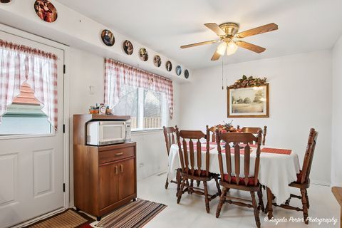 Tiny photo for 908 French Drive, Mundelein, IL 60060 (MLS # 12586801)