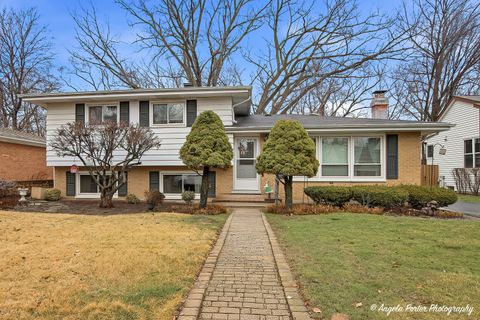 Tiny photo for 908 French Drive, Mundelein, IL 60060 (MLS # 12586801)