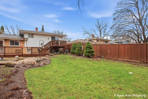 Tiny photo for 908 French Drive, Mundelein, IL 60060 (MLS # 12586801)