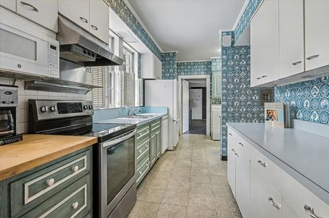 Tiny photo for 900 Sheridan Road, Wilmette, IL 60091 (MLS # 12528276)