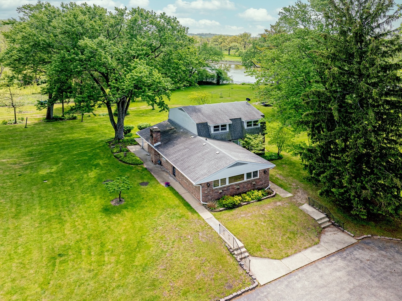 Properties 2 18N988 Angelina Place
