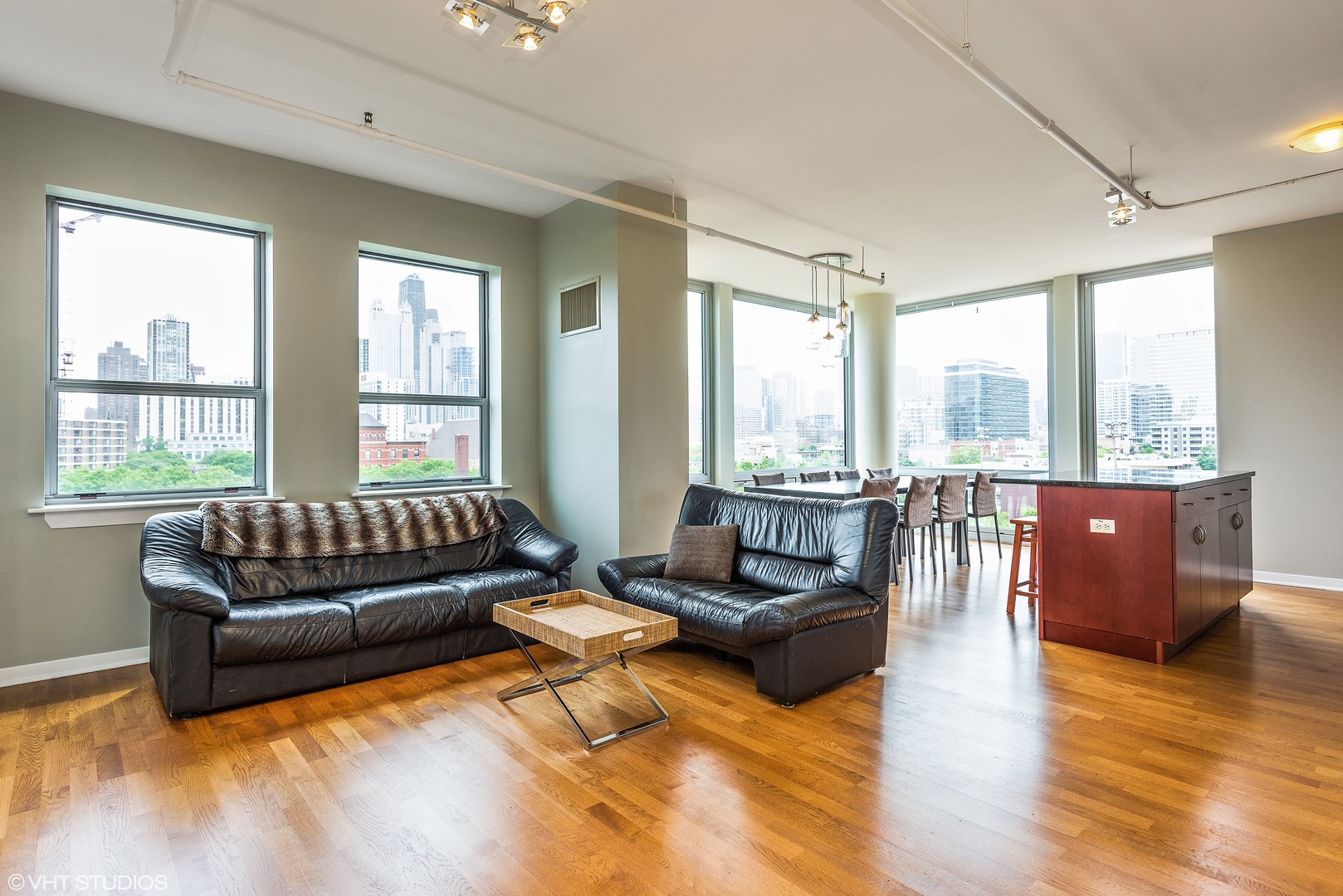 437 W Division Street 610