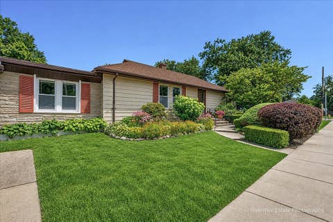 Tiny photo for 143 Woodstock Avenue, Clarendon Hills, IL 60514 (MLS # 12709627)