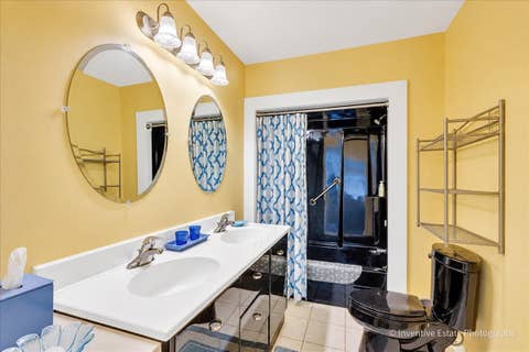 Tiny photo for 143 Woodstock Avenue, Clarendon Hills, IL 60514 (MLS # 12709627)