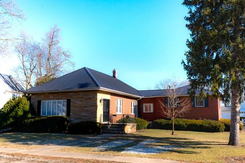 Photo of 308 S Jackson Street, Flanagan, IL 61740 (MLS # 12545613)