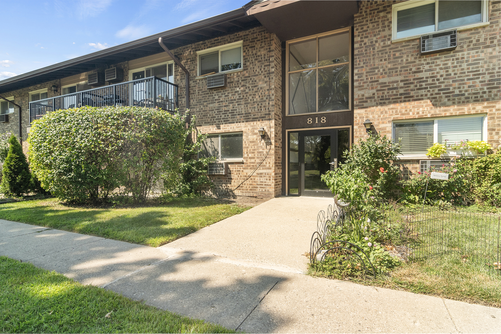 818 E Old Willow Road 207