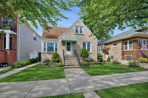 Photo of 1318 Highland Avenue, Berwyn, IL 60402 (MLS # 12594094)