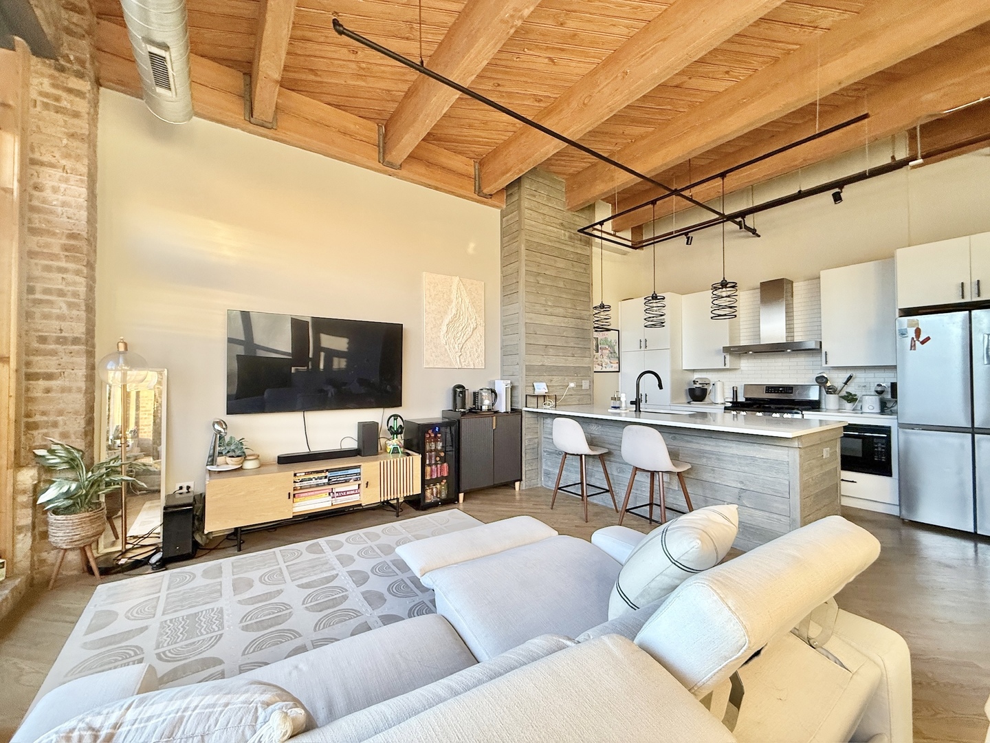 1040 W ADAMS Street 239