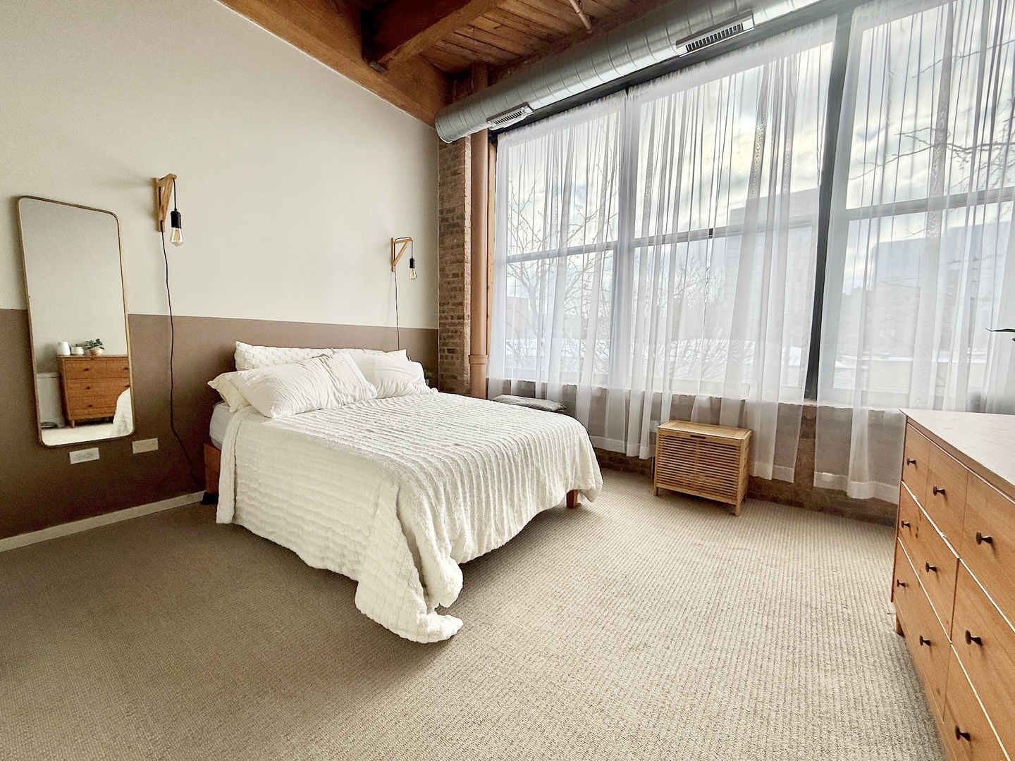 1040 W ADAMS Street 239