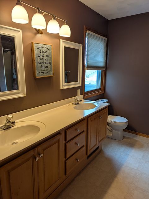 Tiny photo for 1891 Indian Springs Court, Freeport, IL 61032 (MLS # 12452691)