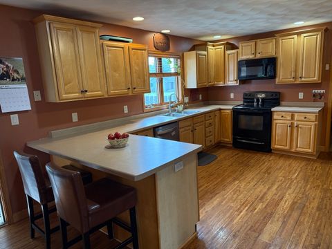 Tiny photo for 1891 Indian Springs Court, Freeport, IL 61032 (MLS # 12452691)