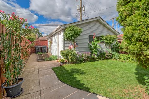 Tiny photo for 4824 N Natchez Avenue, Chicago, IL 60656 (MLS # 12494199)
