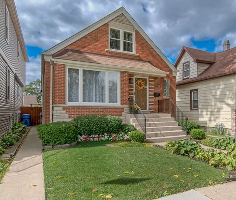 Photo of 4824 N Natchez Avenue, Chicago, IL 60656 (MLS # 12494199)