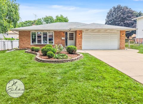 Photo of 4402 Sycamore Lane, Rolling Meadows, IL 60008 (MLS # 12714556)