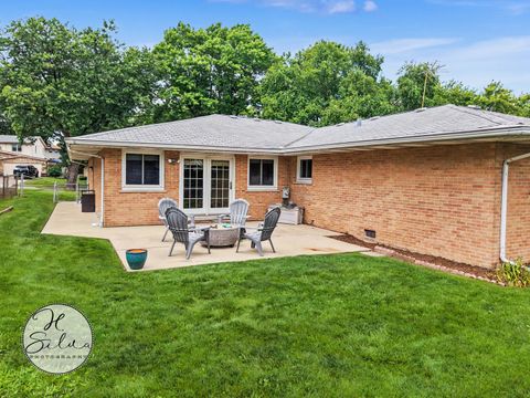 Tiny photo for 4402 Sycamore Lane, Rolling Meadows, IL 60008 (MLS # 12714556)