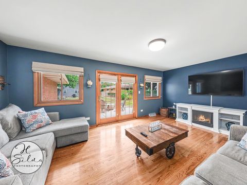 Tiny photo for 4402 Sycamore Lane, Rolling Meadows, IL 60008 (MLS # 12714556)