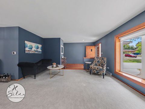 Tiny photo for 4402 Sycamore Lane, Rolling Meadows, IL 60008 (MLS # 12714556)