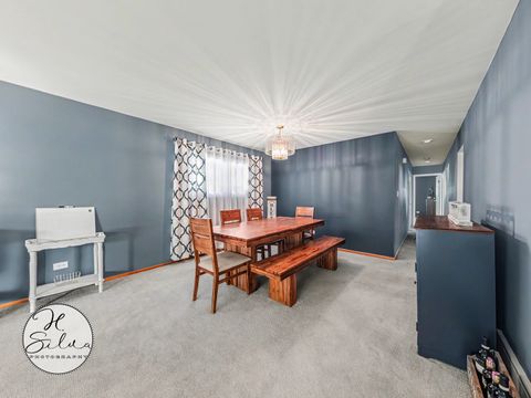 Tiny photo for 4402 Sycamore Lane, Rolling Meadows, IL 60008 (MLS # 12714556)