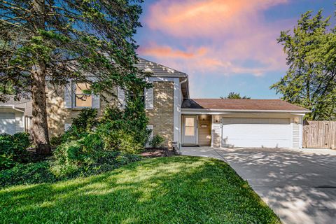 Photo of 6988 Plumtree Lane, Hanover Park, IL 60133 (MLS # 12462847)