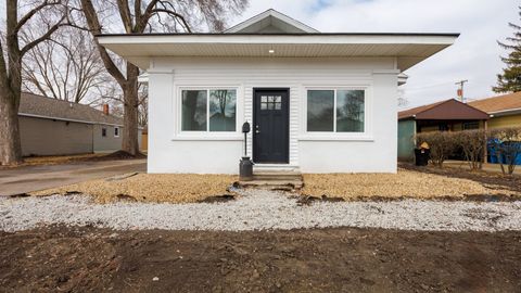 Tiny photo for 733 W Prairie Street, Pontiac, IL 61764 (MLS # 12559378)