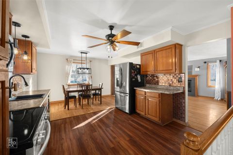 Tiny photo for 138 N Elmwood Avenue, Wood Dale, IL 60191 (MLS # 12543345)