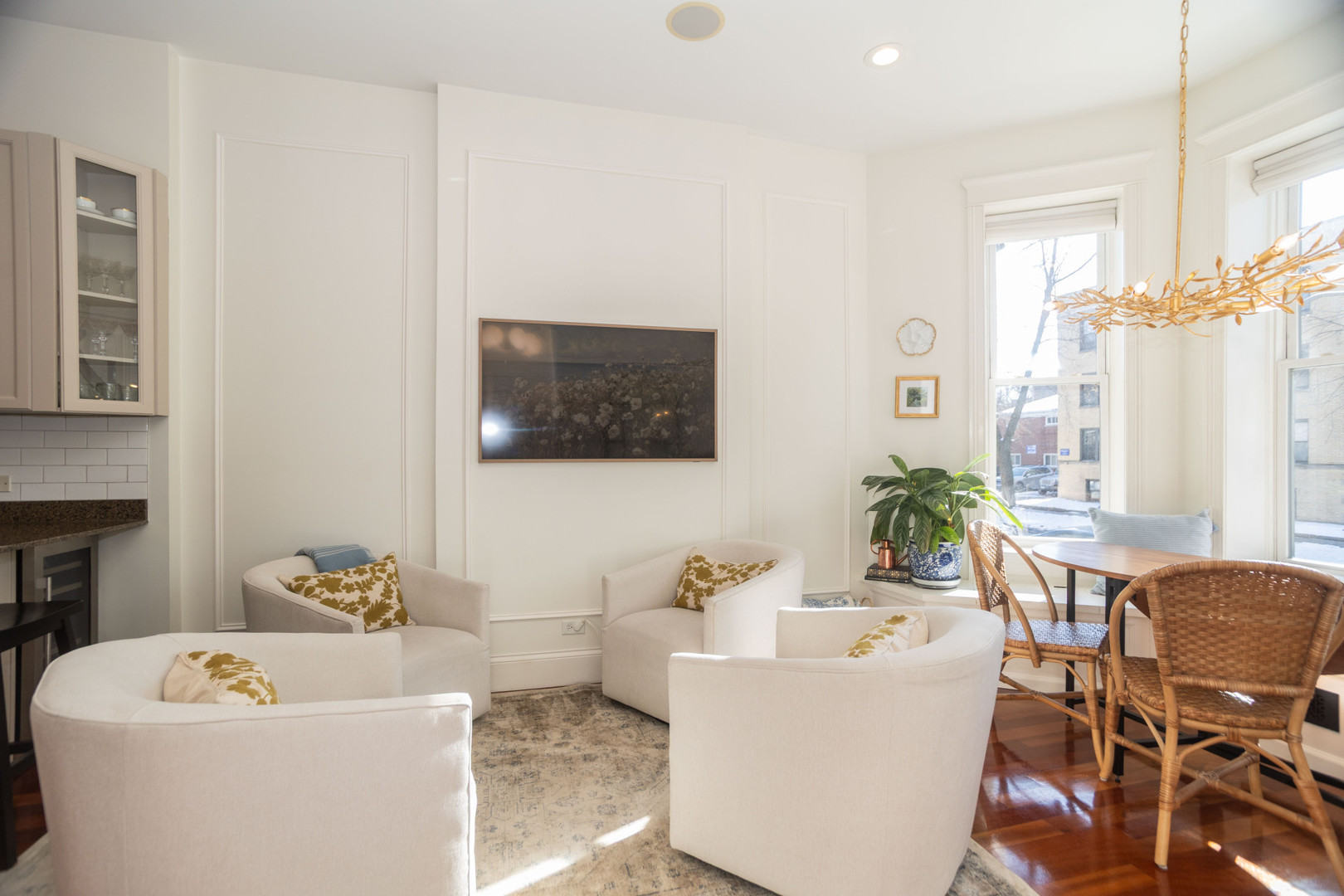 1120 W Oakdale Avenue 1F