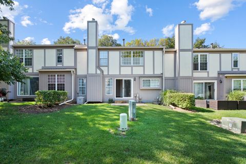 Tiny photo for 1404 W Sapphire Drive, Hoffman Estates, IL 60192 (MLS # 12593940)