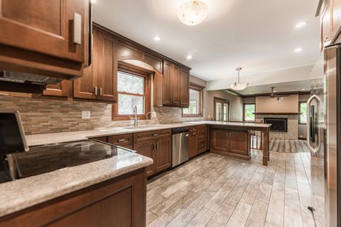 Tiny photo for 40W630 Winchester Way, St. Charles, IL 60175 (MLS # 12436546)