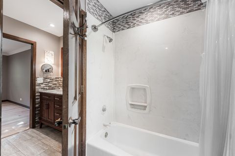 Tiny photo for 40W630 Winchester Way, St. Charles, IL 60175 (MLS # 12436546)