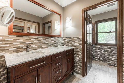 Tiny photo for 40W630 Winchester Way, St. Charles, IL 60175 (MLS # 12436546)
