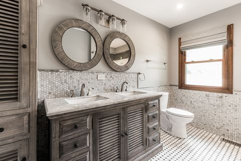 Tiny photo for 40W630 Winchester Way, St. Charles, IL 60175 (MLS # 12436546)