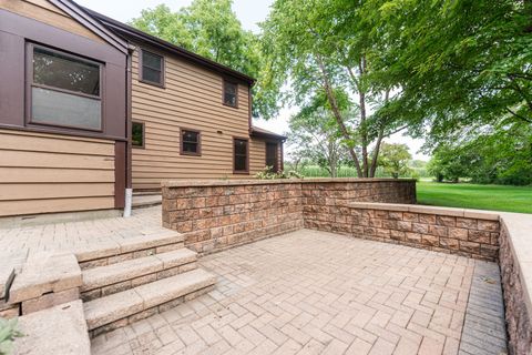 Tiny photo for 40W630 Winchester Way, St. Charles, IL 60175 (MLS # 12436546)